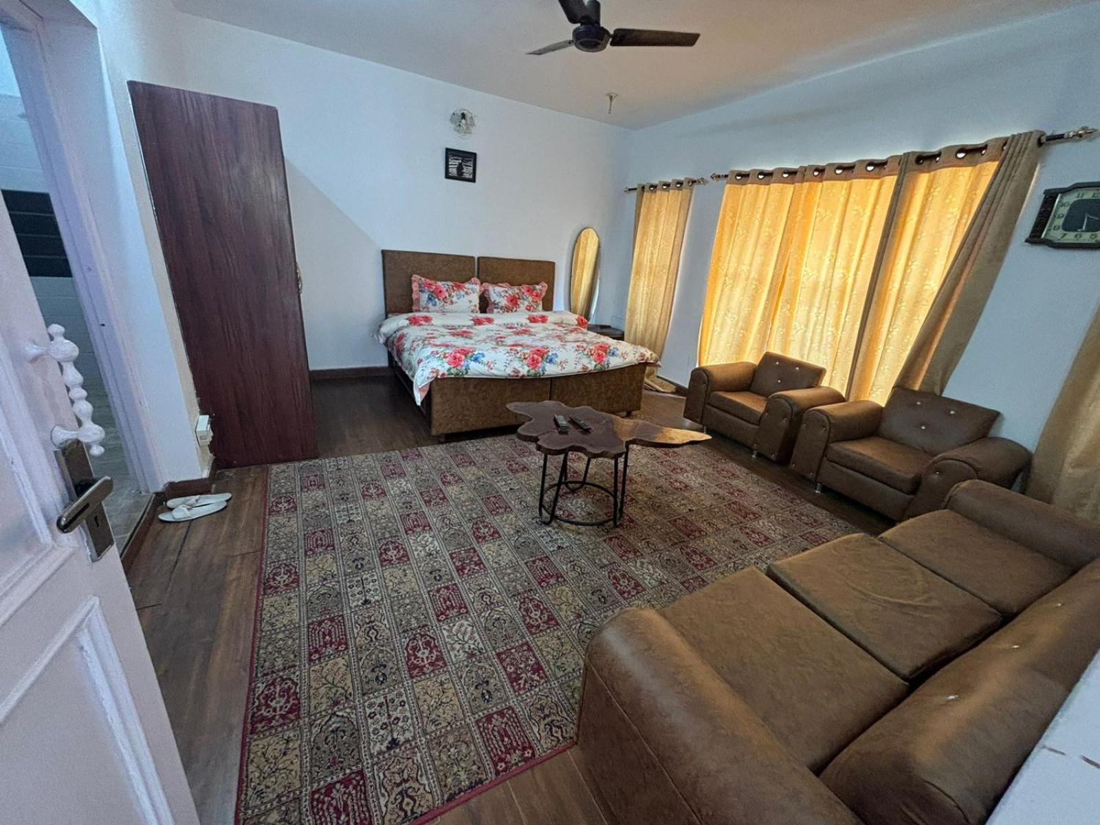 5 Bedrooms By Humble Stay كاساولى المظهر الخارجي الصورة
